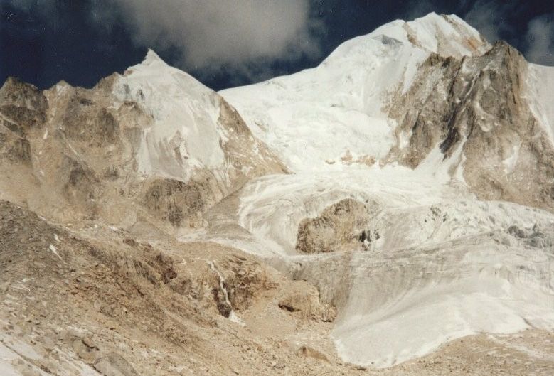 Larkya La Peak from approach to Larkya La