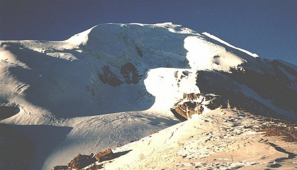 Tharong Peak from Tharong La