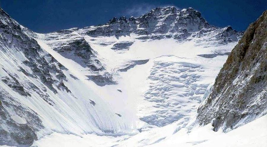 Western Cwym and Lhotse ( 8516m )