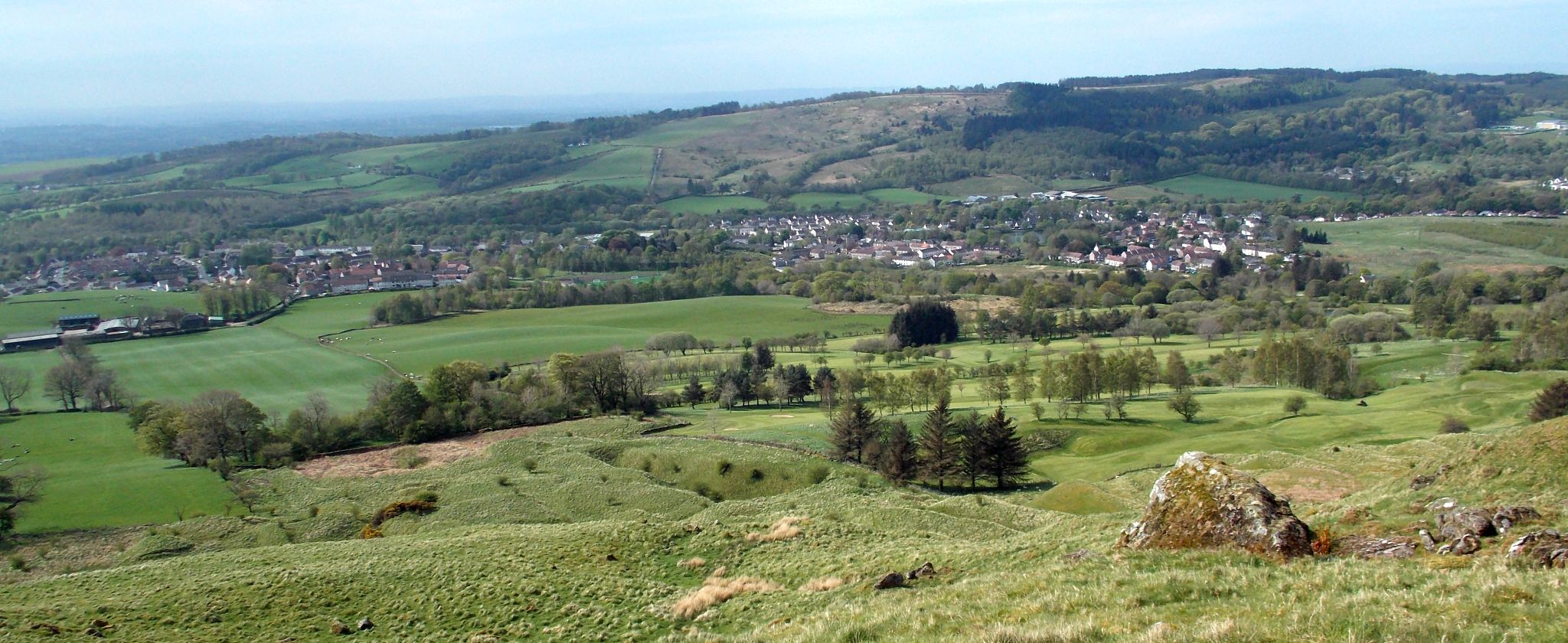 Lennoxtown beneath the Campsie Fells