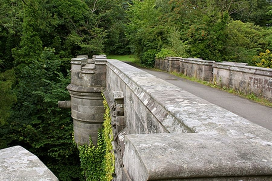 Overtoun bridge