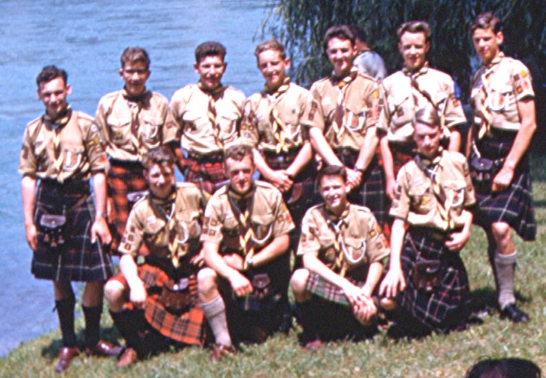 24th Glasgow ( Bearsden ) Scouts at River Aare in Berne